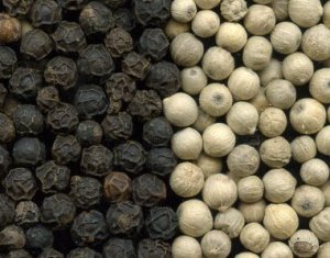 dried-black-and-white-peppercorns